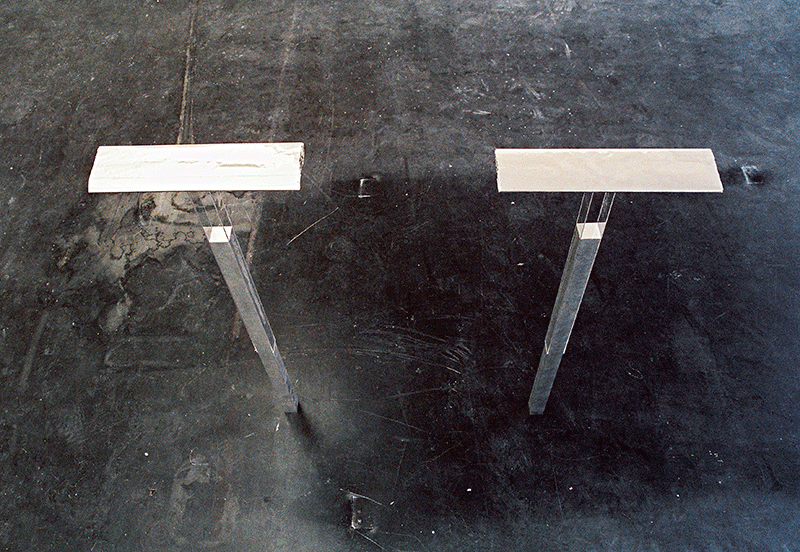 Zwei Teile von Flugzeugen im Anflug, 2006 