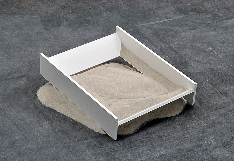 O.T. (Holzkiste mit Sand), 2011
