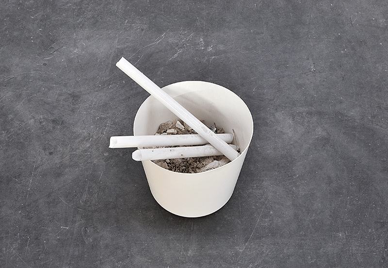 O.T. (Weier Eimer mit Bodenmaterial), 2013